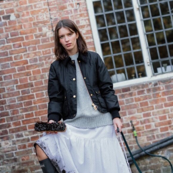 SAGE ~ Barbour Cropped Beadnell Ladies Wax Jacket MSRP$488 British Elegance - Picture 1 of 16